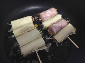 油锅加热，小火炸至豆皮变成金黄色即可