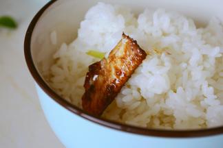 多做一点米饭，
不够吃你家熊孩子会要造反的。。。