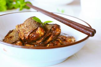 菜品/摄影/文字: 均食原创。
转载欢迎，不可盗用!
关注我，可以查看更多菜谱~