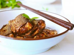 菜品/摄影/文字: 均食原创。
转载欢迎，不可盗用!
关注我，可以查看更多菜谱~