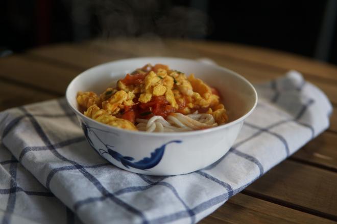 盖浇番茄鸡蛋面