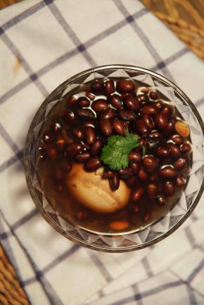 我个人喜欢放糖调味～
不喜欢糖的可以用盐来调味哦～