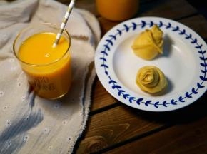 剩的南瓜米糊可以和面做南瓜馒头～