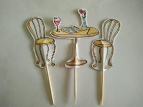 自制插牌（超级简单，手绘图案、彩铅上色，剪出团，中间用双面胶固定牙签）