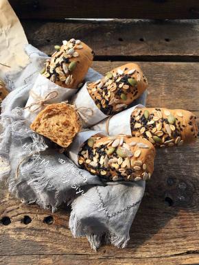 好吃健康的“全麦杂粮面包”出炉啦～好香哦～
