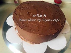 表面抹均巧克力奶油