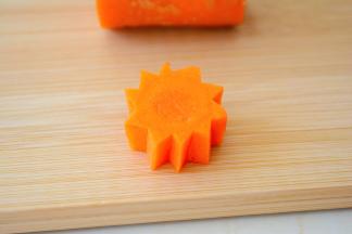 然后横切面就是这样了，
在切成0.2-0.3毫米的薄片就好了~