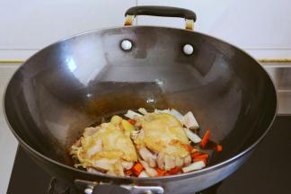 皮定型后翻面，
（不要一放入就马上翻动）~