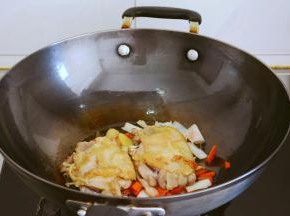 皮定型后翻面，
（不要一放入就马上翻动）~