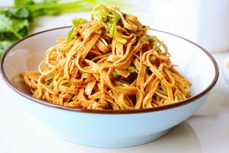 完成了~
喜欢咸鲜口感的就少放沙茶酱（或糖）和醋~
喜欢酸甜口感就多方这两种~

点击头像，关注可以第一时间得到菜谱推送哦~