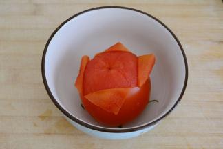 很容易的就可以把皮去掉了~