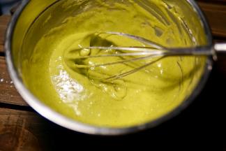 搅拌均匀（不需要太用力 均匀即可）备用