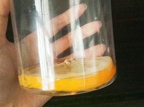放入干净的罐子，一层柠檬。一层蜂蜜，依次类推