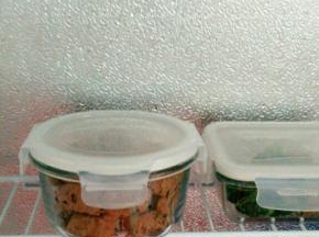 所有都做好后装进密封的容器里，冰箱冷藏半小时后再吃，咬上一口，那滋味太美妙了，入口即化，就是热量有点高点