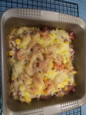 放入预热好的烤箱200度15分钟左右，奶酪融化即可
