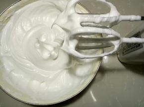 糖分三次加入蛋白中达到小直角