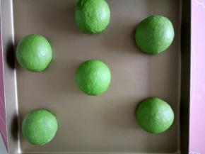 排气，平均分成六份滚圆