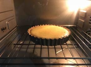 入预热好的烤箱，中层160度25分钟左右。