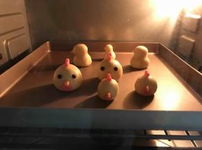 入预热好的烤箱，170度20分钟左右。