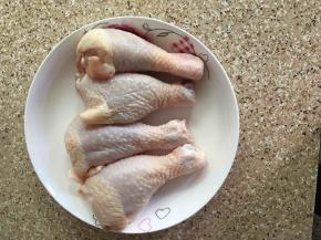 洗干净4个鸡腿
