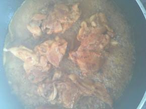 把调好的酱汁倒进去，煮5－8分钟