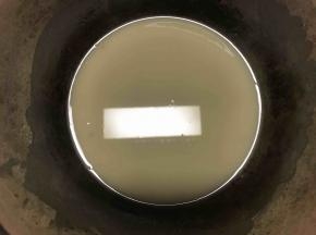 玉米油加热.然后关火关火一定要关火！！！筛入低粉.拌匀