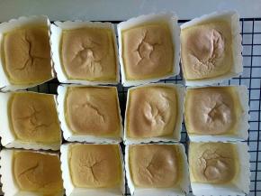 冷却后回缩正常现象，才有地方填馅料