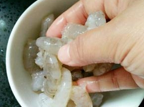用手抓匀备用