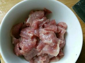 用手抓匀备用