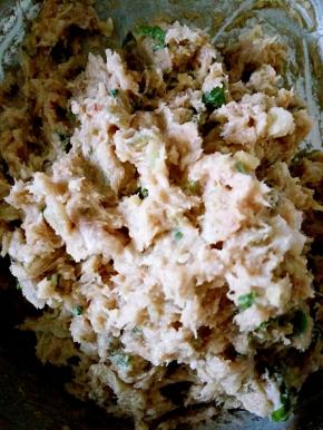 把馅的材料全部混匀