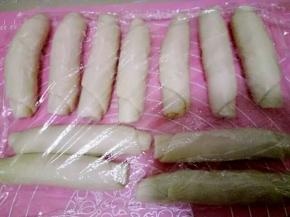 保鲜膜盖好，松弛15分钟