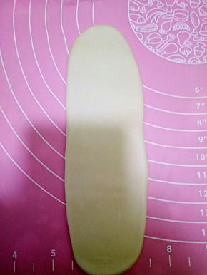 顺着擀扁，不要太宽