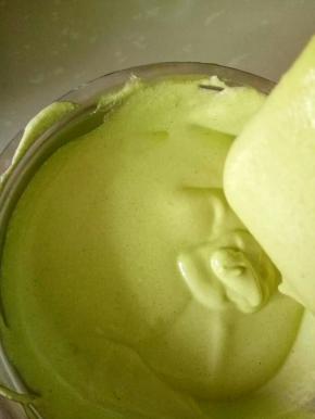 全部倒回蛋白盆中拌匀