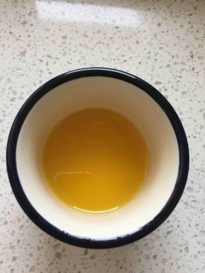 黄油隔水融化成液体