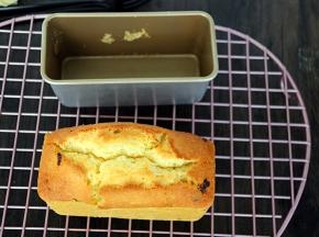 9出炉有立即脱模，放至冷却架上凉透，即可食用。