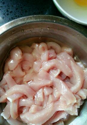 蛋清半个，我这里分量少，只放了半个蛋清