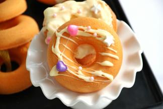 10融化巧克力装饰表面、