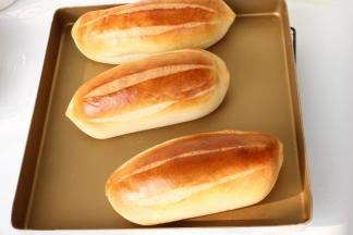 10放入预热的烤箱，上火200度，下火180度，中层烘烤18分钟左右出炉。