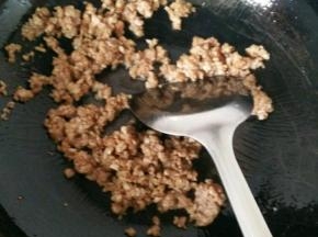 下肉末炒散
