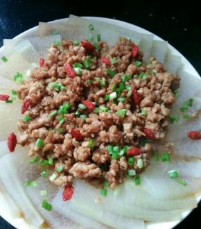 正好后散上葱花和枸杞装饰一下，搞定，很简单吧