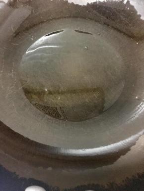 炒锅中倒入适量的植物油加热