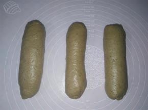 三个面团卷好后再次松弛10分钟