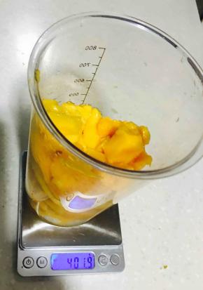 称400克芒果粒。