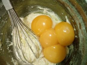 加入蛋黄