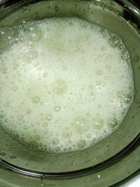 蛋白打发到鱼眼泡