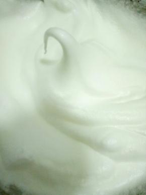 糖分三次加入打到小弯钩