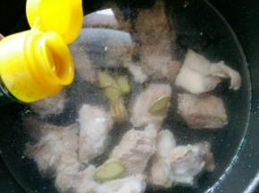 料酒倒一点