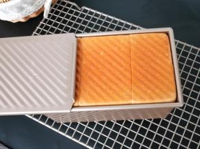 13出炉轻震一下，倒扣脱模。