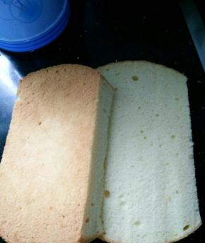 车身下面分成两片