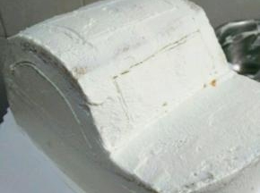用牙签画出窗户的轮廓